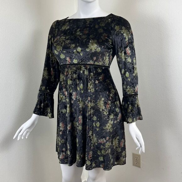 Banned Retro Womens Size 14 Fair & Foward Floral Velvet Mini Dress Bell Sleeve - Picture 12 of 14